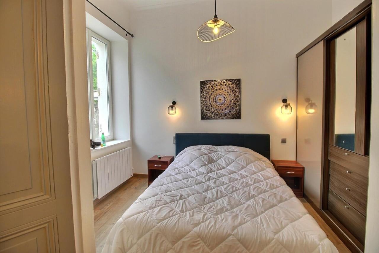 Appartement De Charme Dans Immeuble Haussmannien Perigueux Bagian luar foto