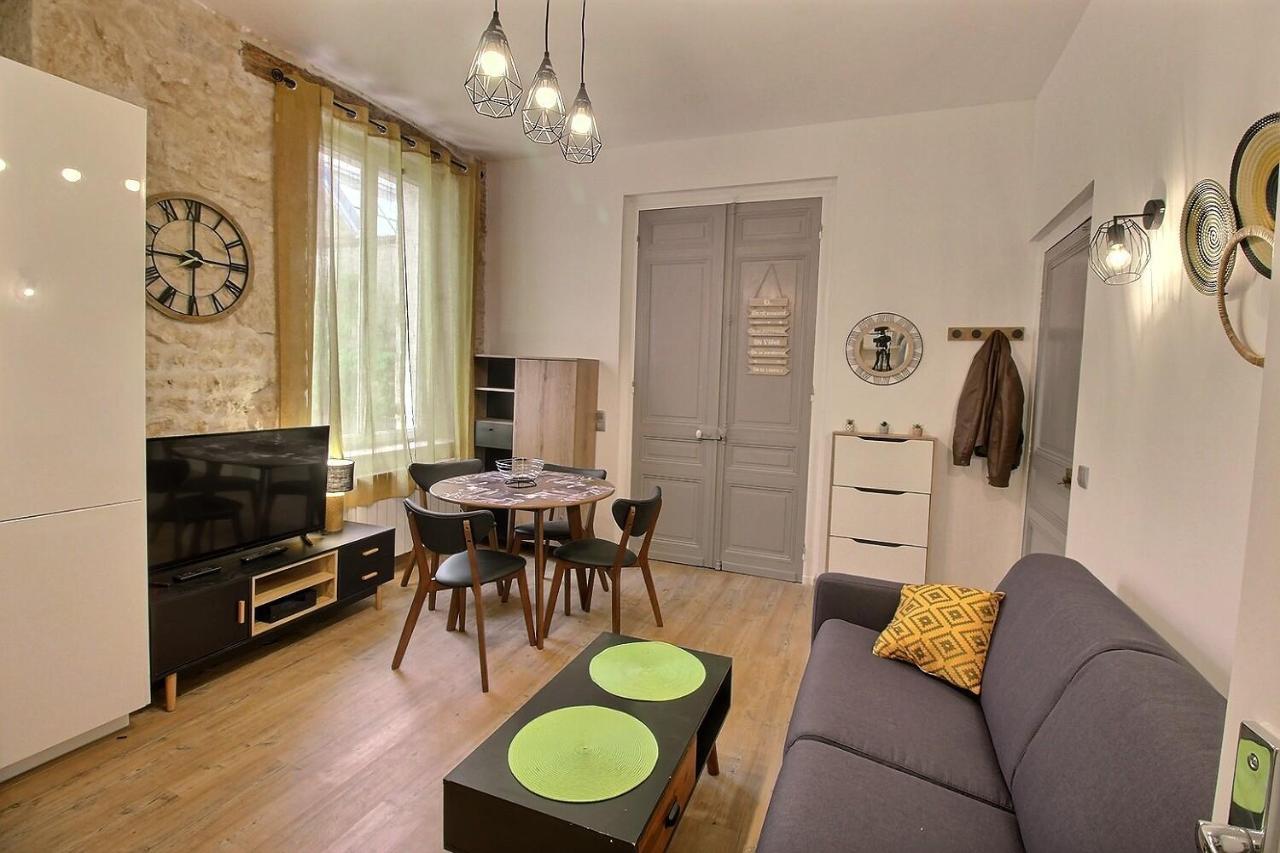 Appartement De Charme Dans Immeuble Haussmannien Perigueux Bagian luar foto