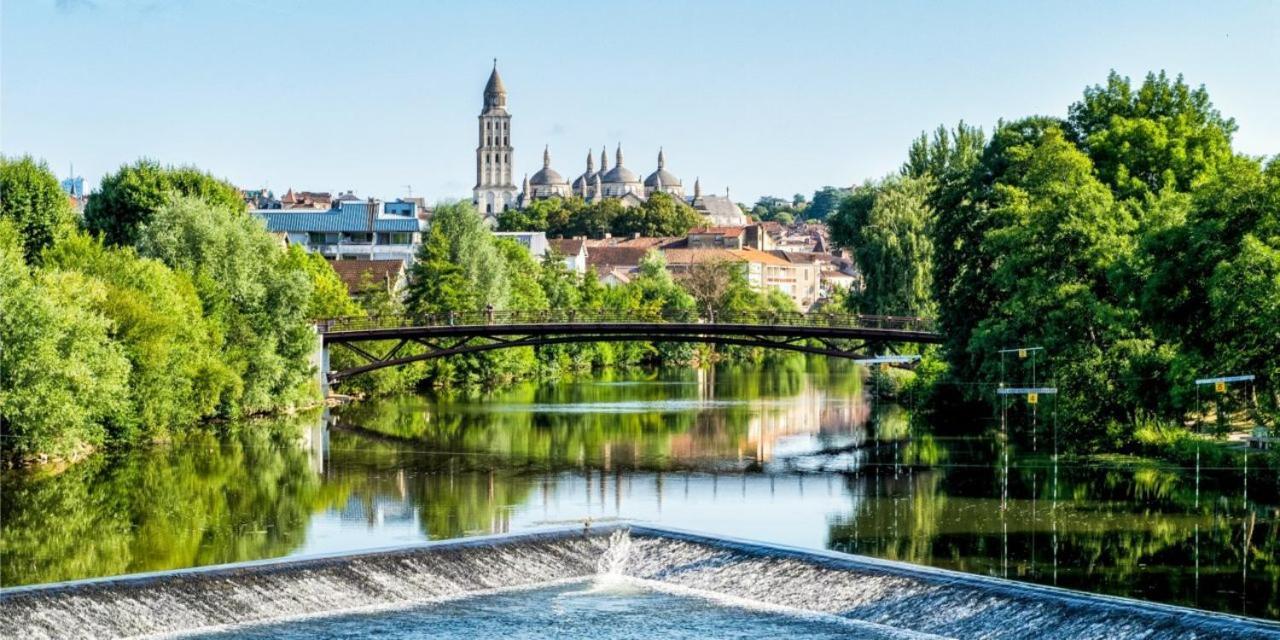 Appartement De Charme Dans Immeuble Haussmannien Perigueux Bagian luar foto